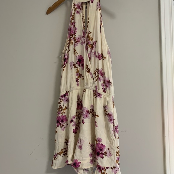 (2/$25) American Eagle Sm Floral Romper - Picture 10 of 11